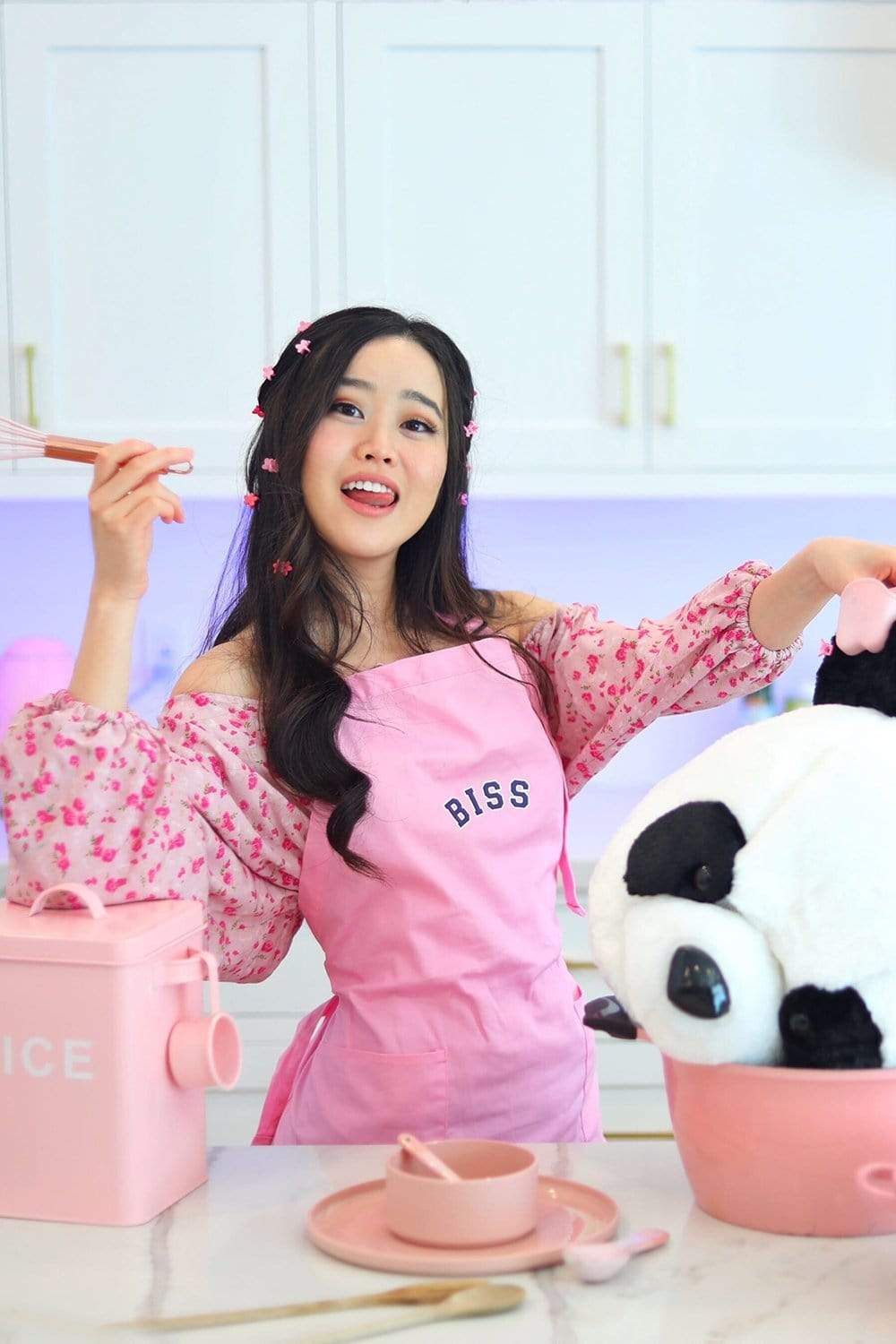 Stephanie Soo 'BISS' Pink Apron – jadedldn2bn.com